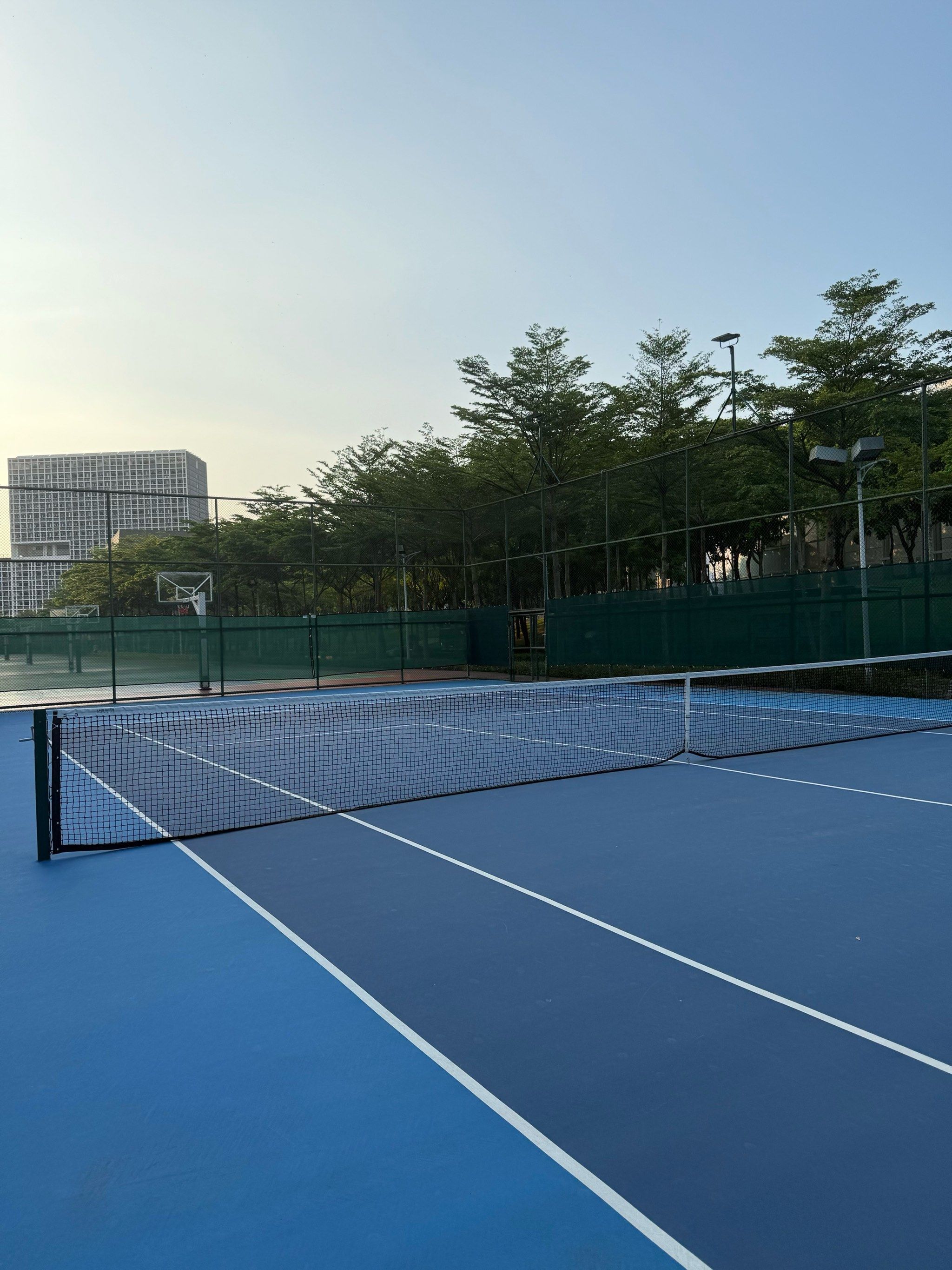 而在另一场 而在另一场